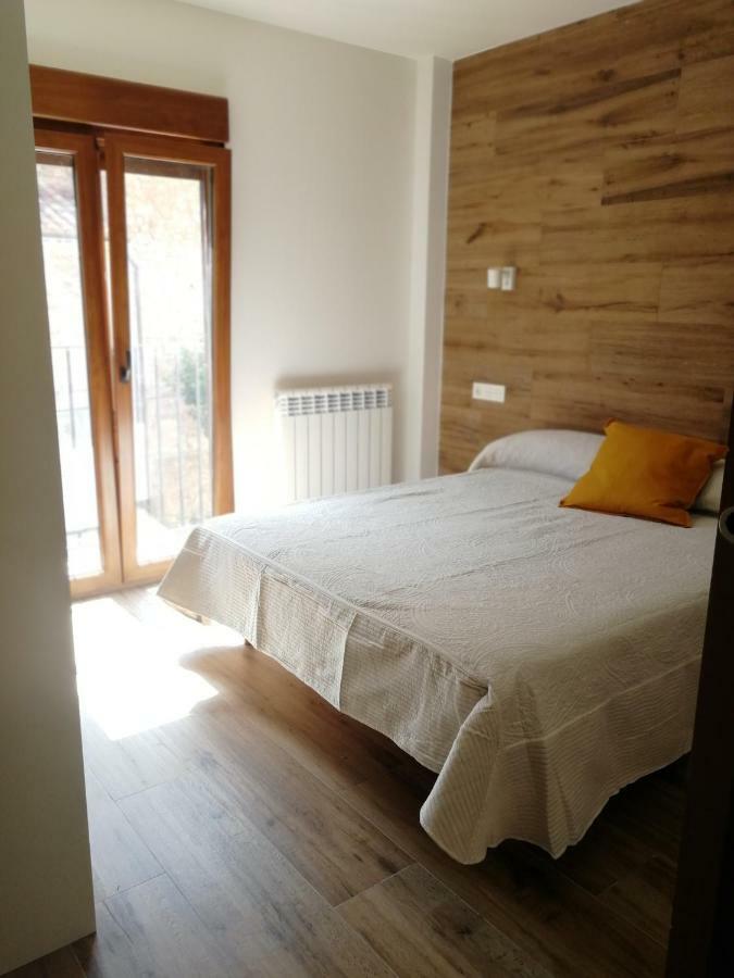 Apartamentos La Reunion Камарена-де-ла-Сьерра Экстерьер фото
